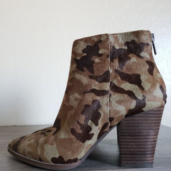 Lucky Brand Adalan Calfhair Bootie Camo Green Women's 9 Pointed Toe Ankle Boots - Picture 3 of 12